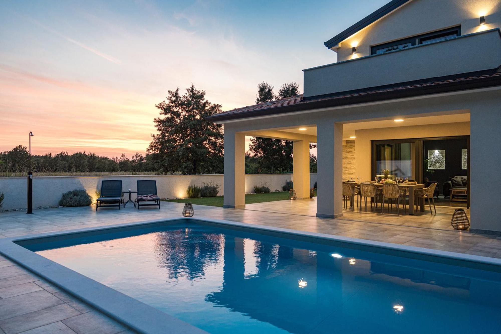 Special Offer! New Luxury Apartment With Pool, Fitness, Outdoor Bar&Grill Buje Esterno foto