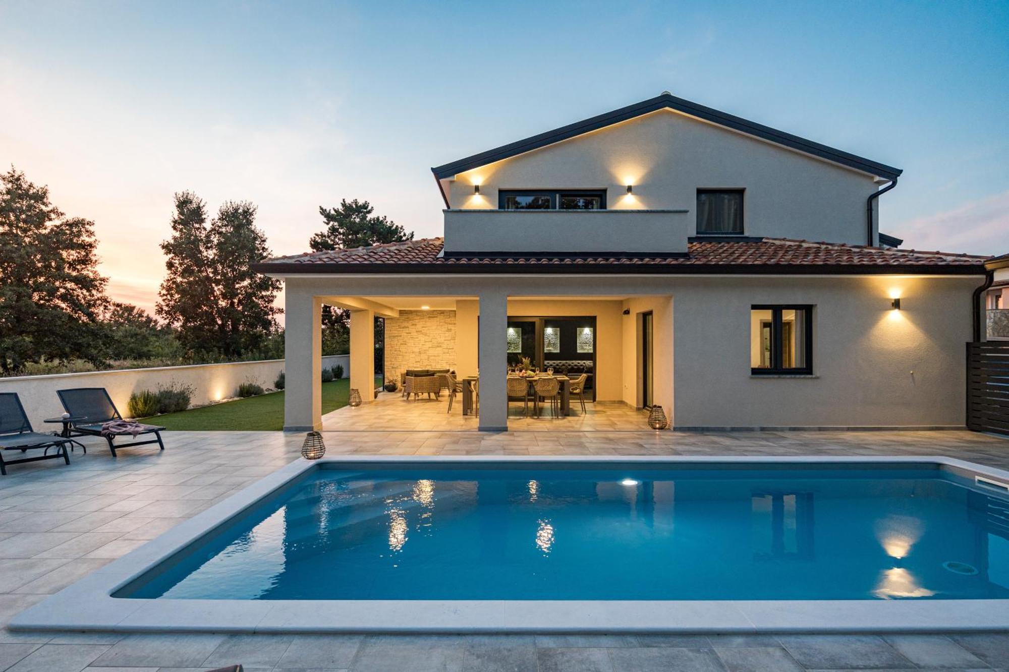 Special Offer! New Luxury Apartment With Pool, Fitness, Outdoor Bar&Grill Buje Esterno foto