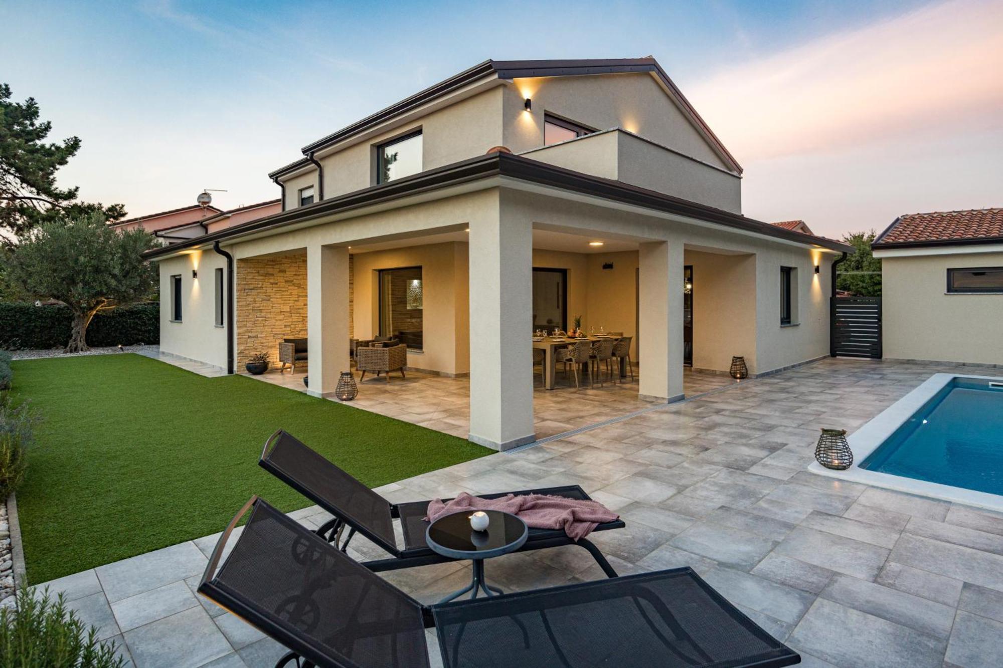 Special Offer! New Luxury Apartment With Pool, Fitness, Outdoor Bar&Grill Buje Esterno foto