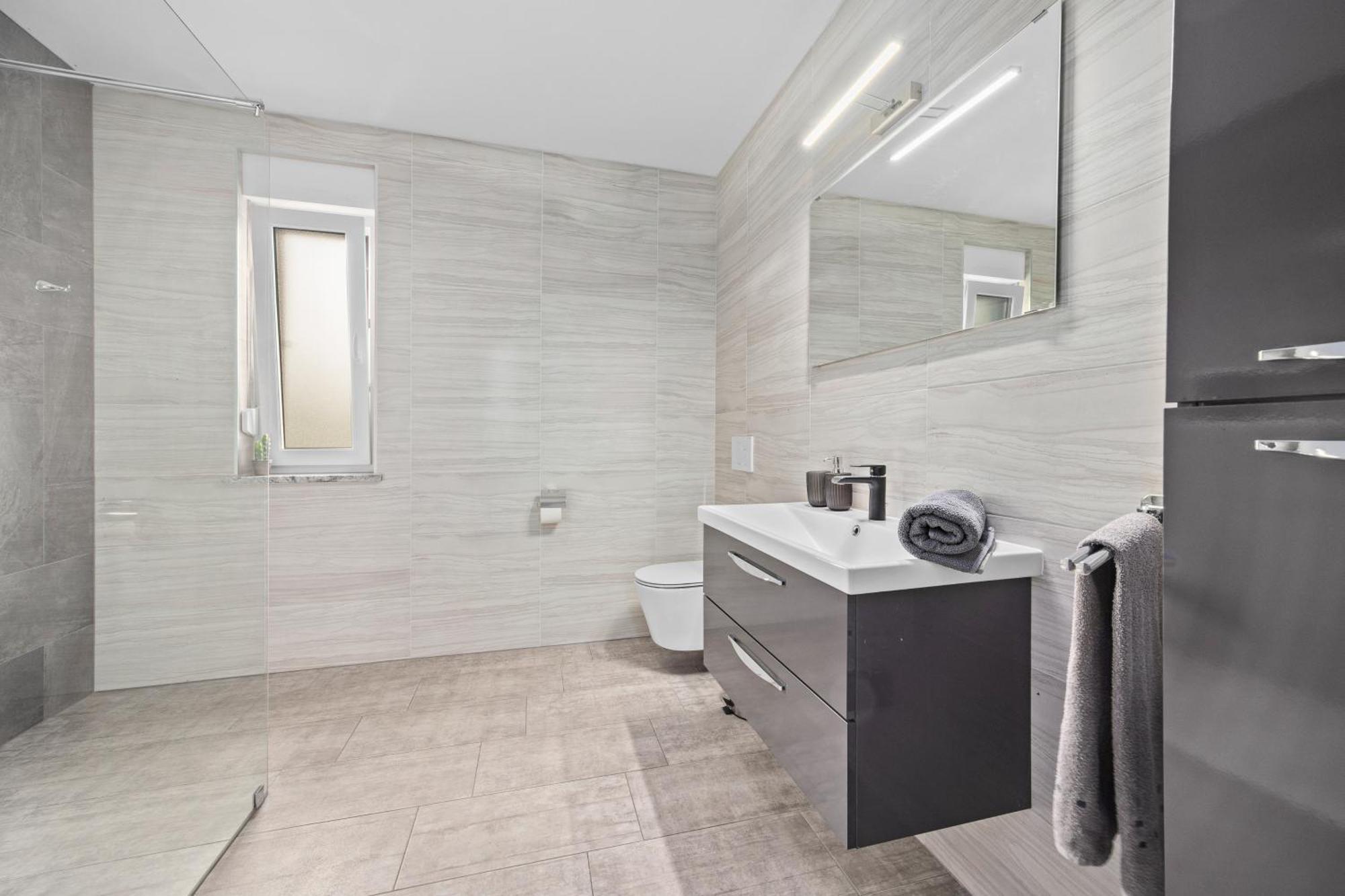 Special Offer! New Luxury Apartment With Pool, Fitness, Outdoor Bar&Grill Buje Esterno foto