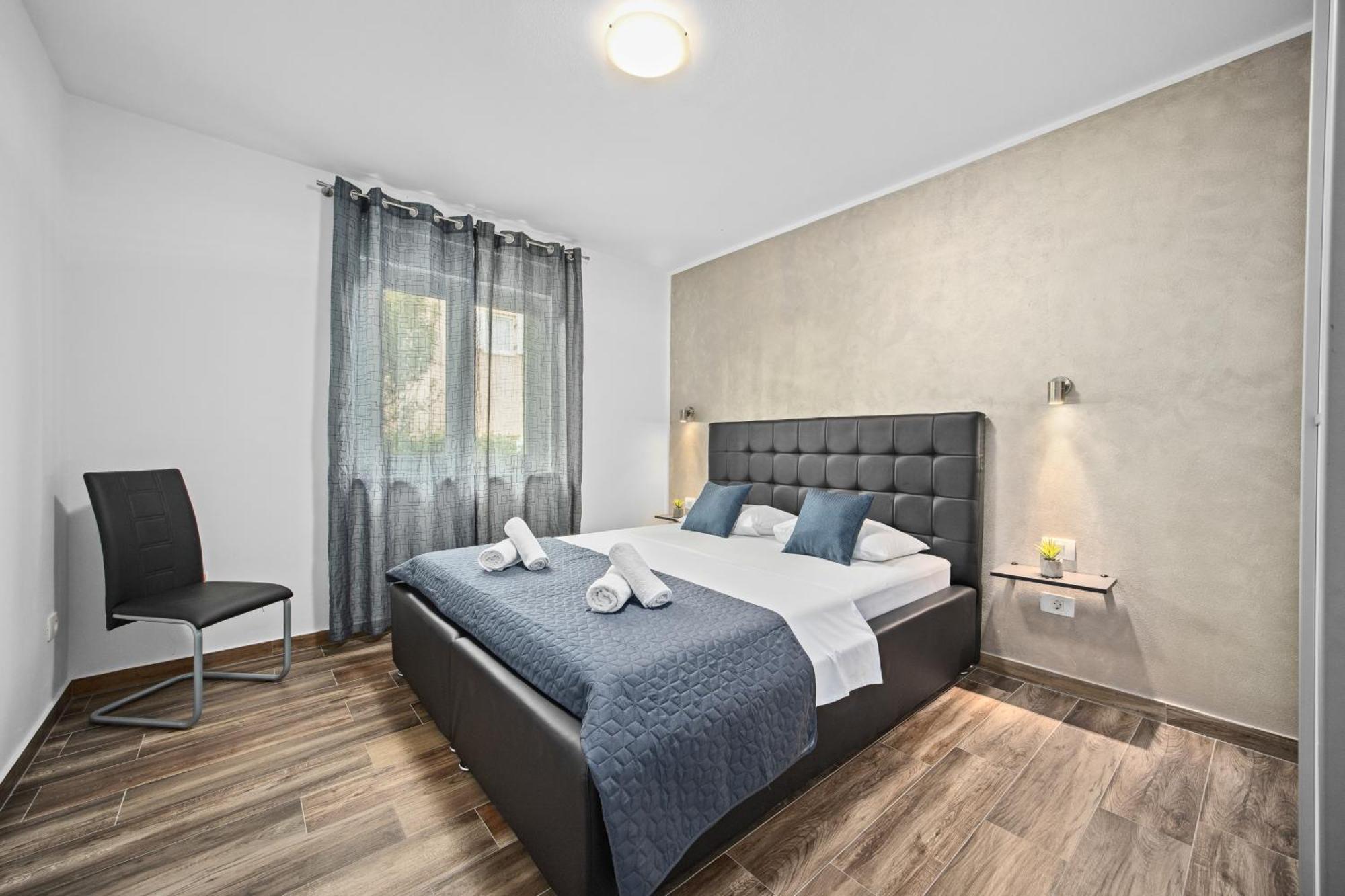 Special Offer! New Luxury Apartment With Pool, Fitness, Outdoor Bar&Grill Buje Esterno foto