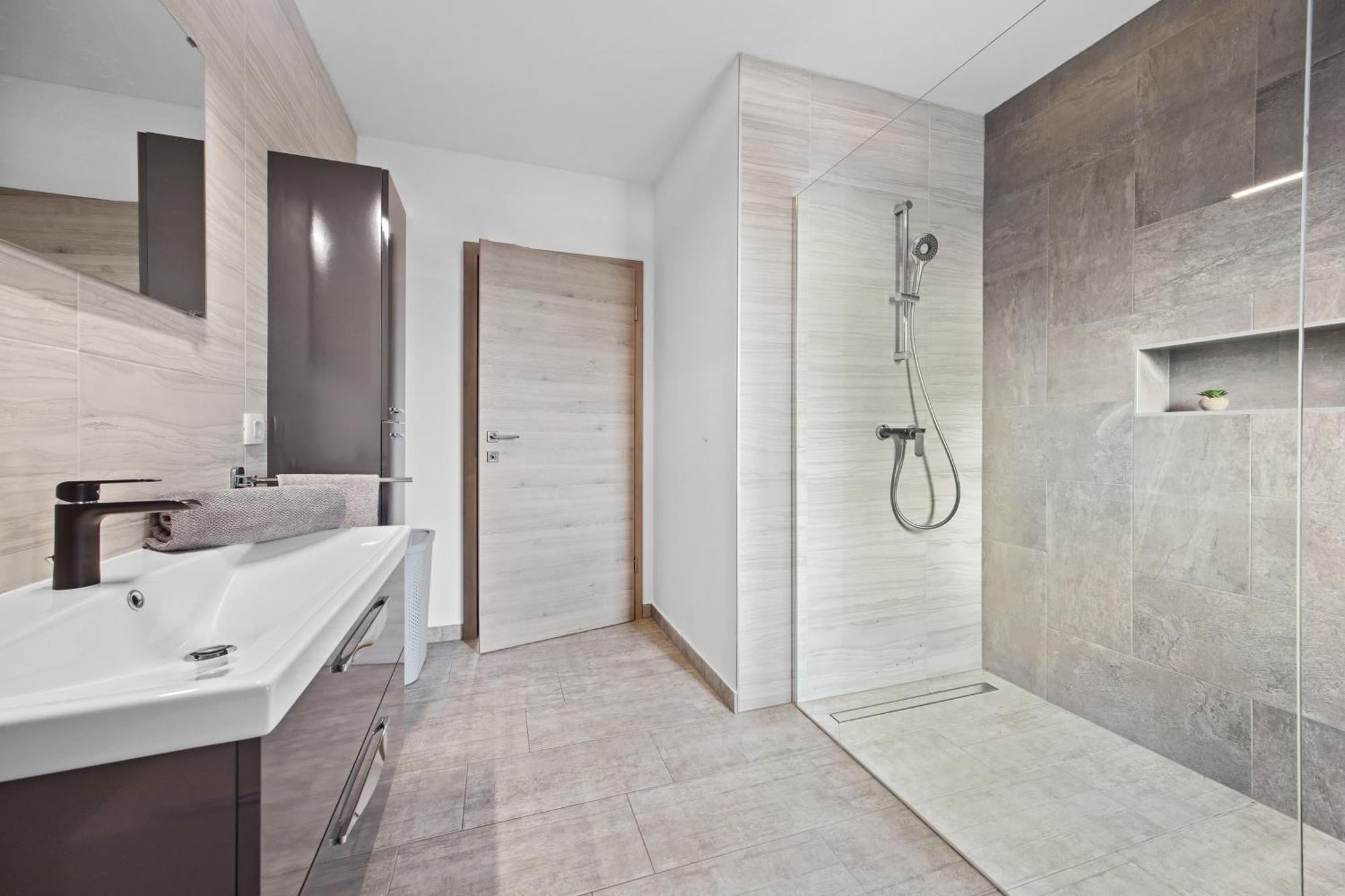 Special Offer! New Luxury Apartment With Pool, Fitness, Outdoor Bar&Grill Buje Esterno foto