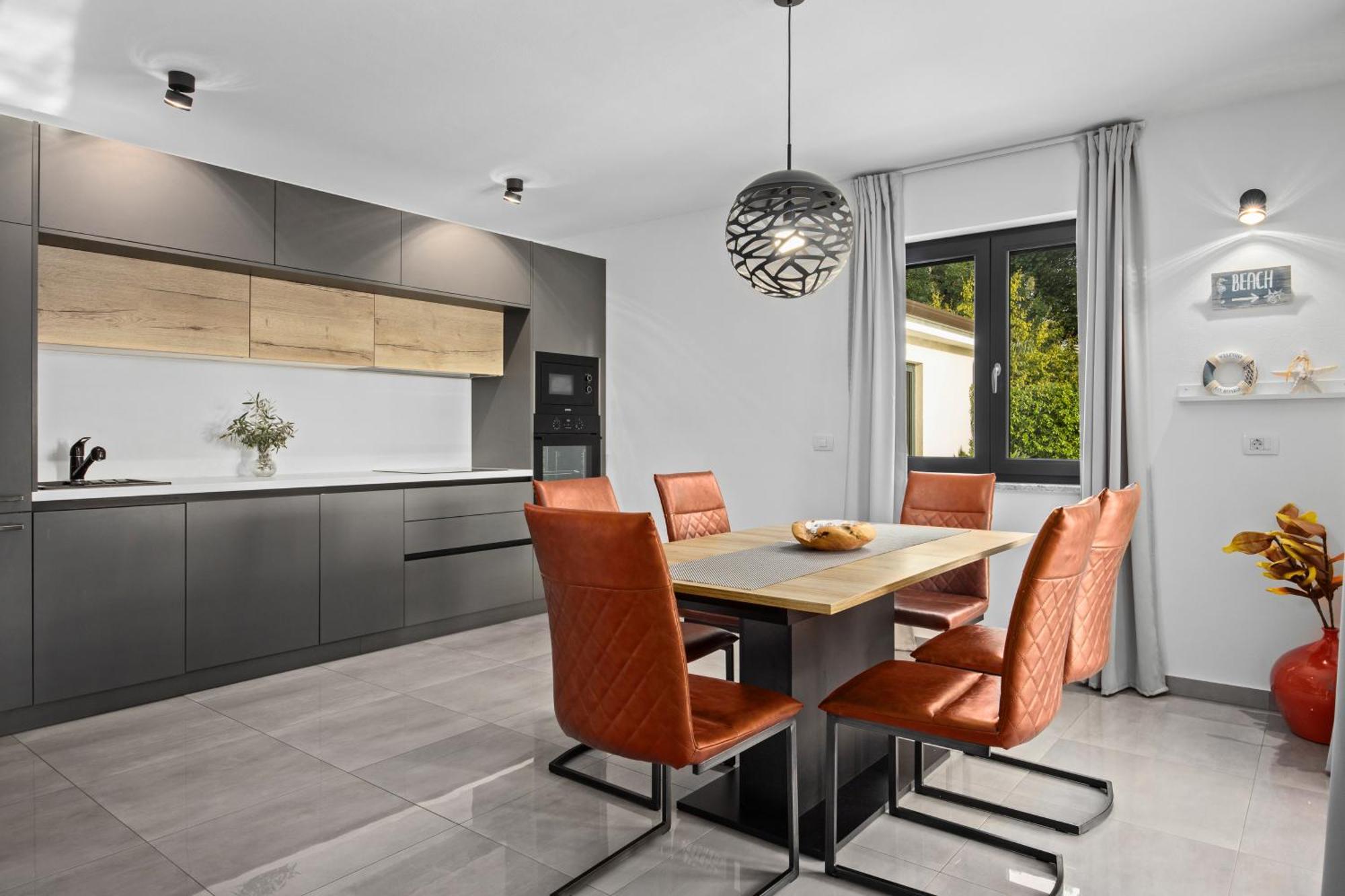 Special Offer! New Luxury Apartment With Pool, Fitness, Outdoor Bar&Grill Buje Esterno foto